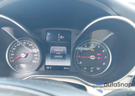 2015 Mercedes-Benz C 300 4Matic z USA, uszkodzony, nr VIN 55SWF4KBXFU084948